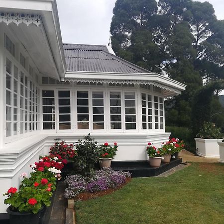 The Clovelly Bungalow Нувара Елия Екстериор снимка