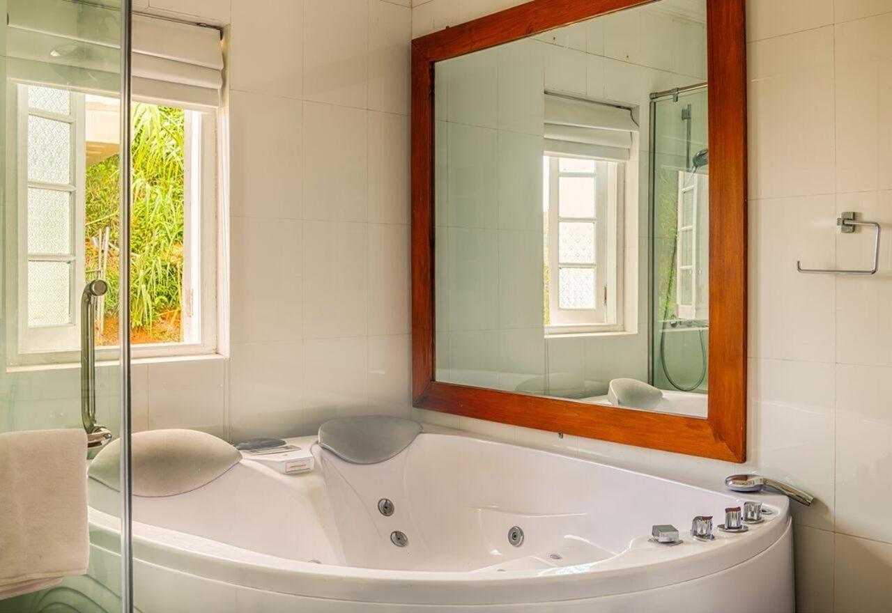The Clovelly Bungalow Нувара Елия Екстериор снимка